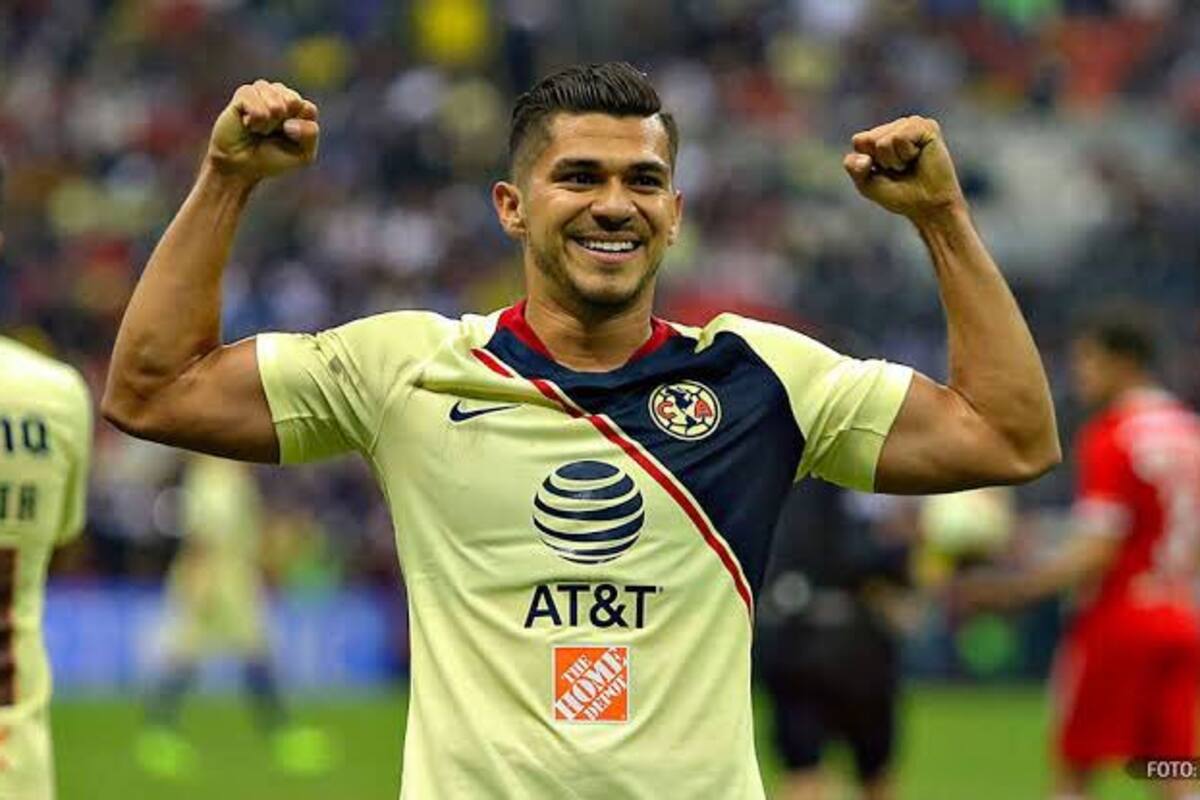 Henry Martín renueva contrato con las Águilas del América