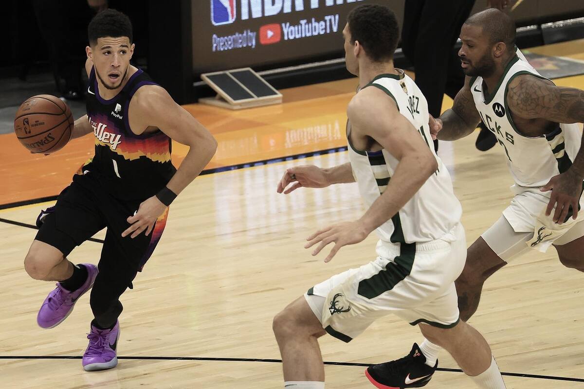 ¡Candentes! Los Suns vencen a los Bucks de la mano de Devin Booker en las Finales