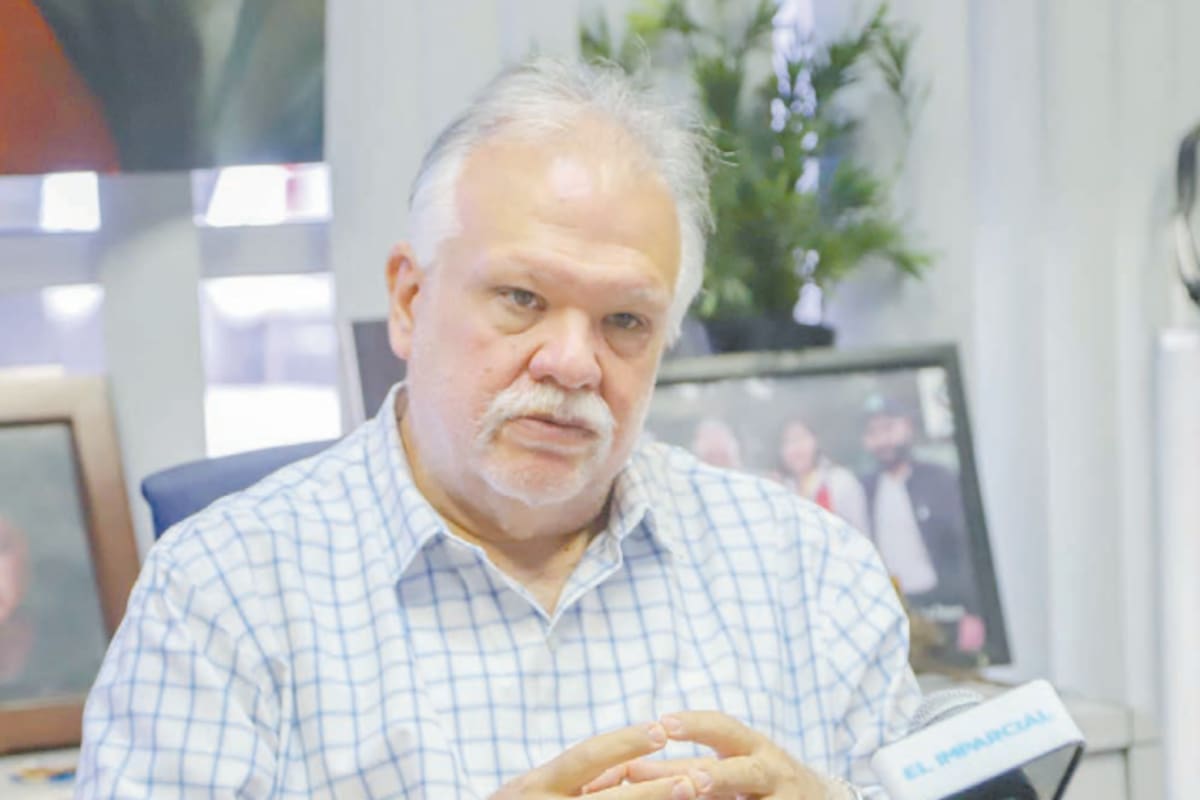 Festeja 25 años como presidente del Club Águilas de Mexicali