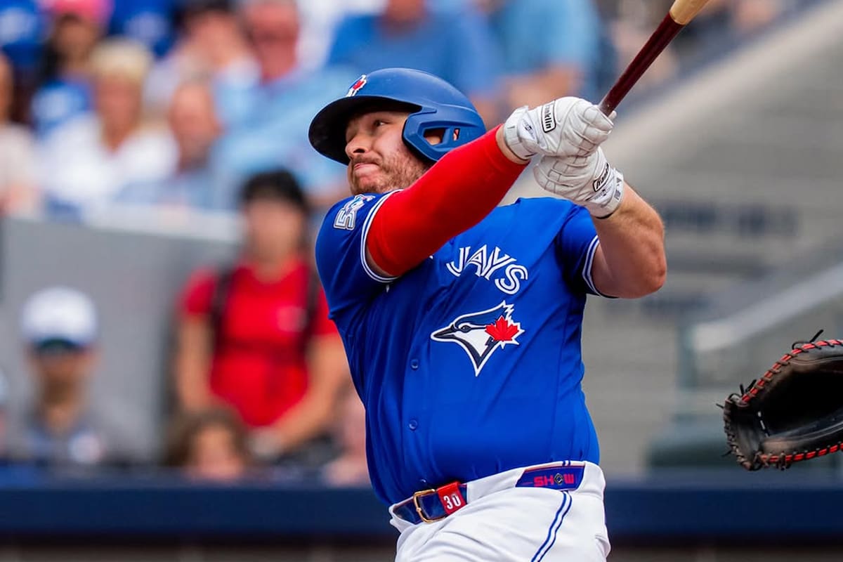 Alejandro Kirk celebra 7 años de su debut en MLB con jonrón y alcanza histórica cifra con Blue Jays