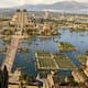 Cuando los españoles llegaron a Tenochtitlán encontraron una ciudad construida sobre lagos y canales con mercados, acueductos y jardines flotantes que sorprendieron a los cronistas europeos del siglo XVI