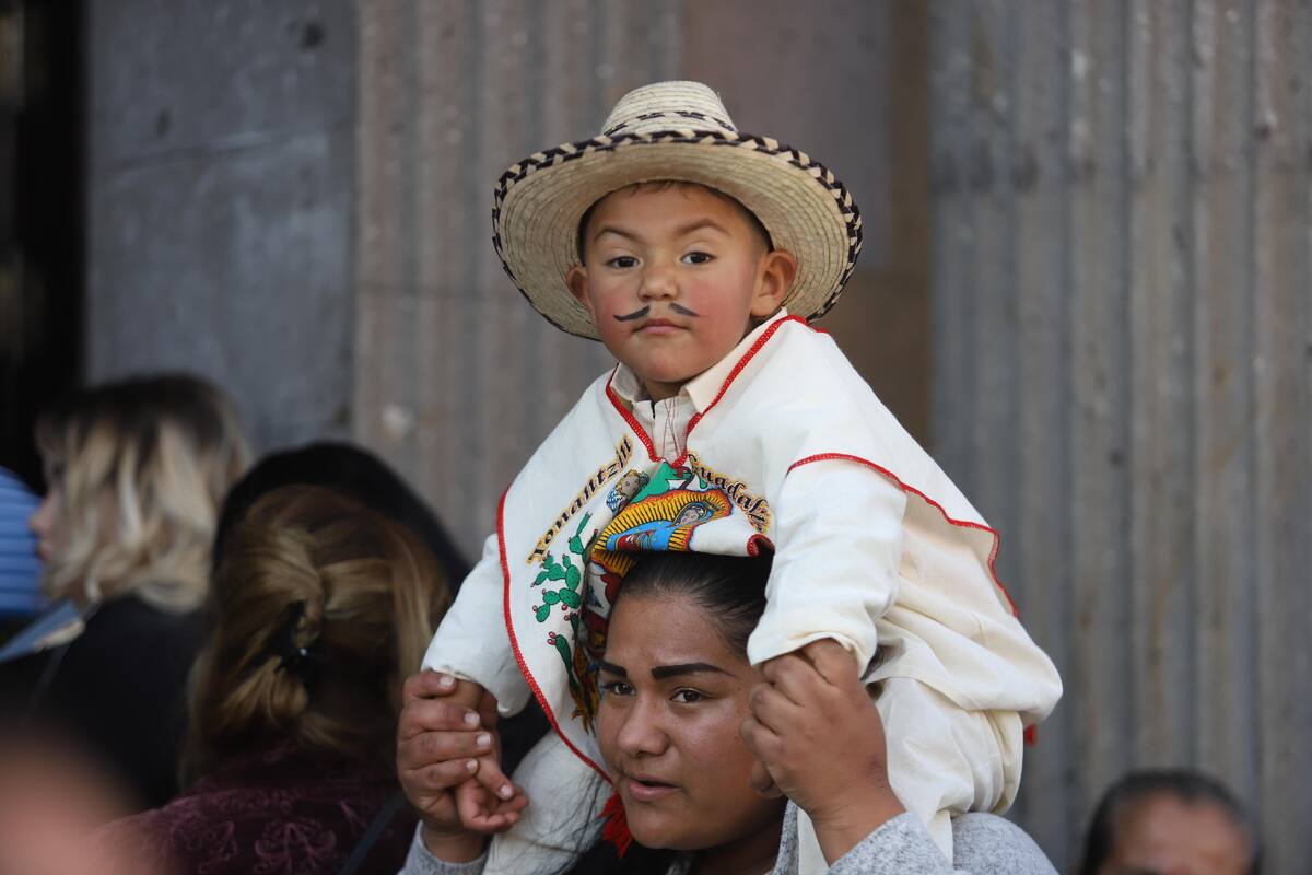 Acuden a agradecer a la Virgen