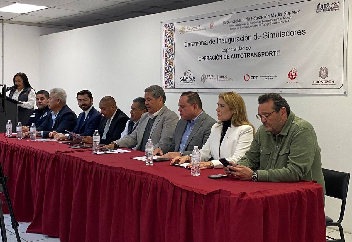 La inauguración de los nuevos simuladores se realizó en el Cecati 144.