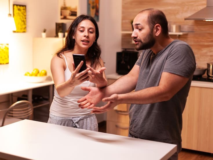 Qué significa ser una persona celosa según la psicología y por qué esta emoción es una señal de alerta