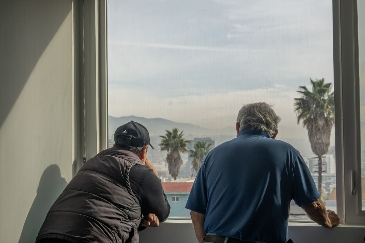 Sellos de clausura en la puerta de un desarrollo habitacional de la empresa SM8 Desarrolladora. Foto: BorderZoom