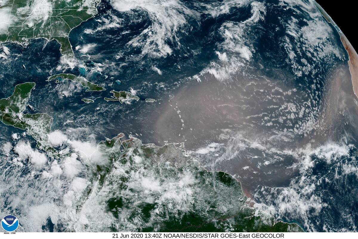 Una gran nube de polvo del desierto del Sahara cubre parte del Caribe