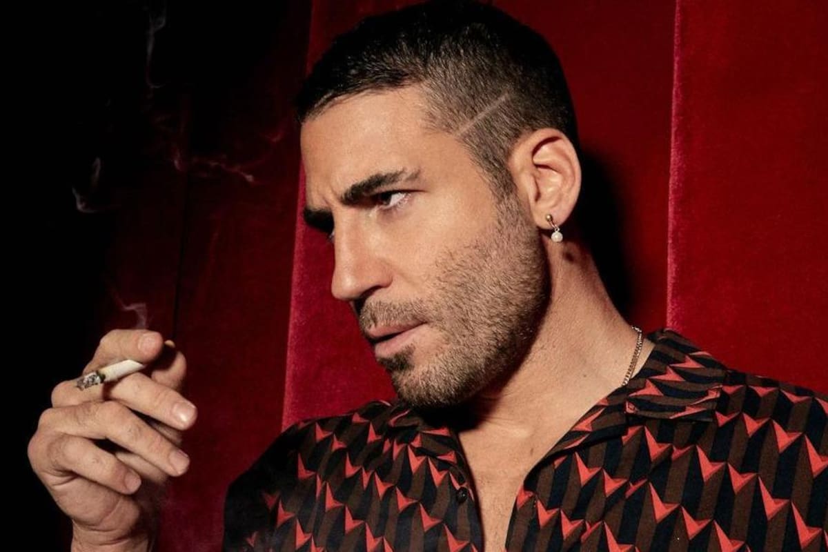 Miguel Ángel Silvestre se muestra al natural en "Sky Rojo 2"