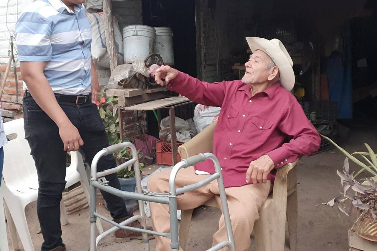Podrá don Joaquín, vendedor de elotes que se viralizó, recibir apoyo federal