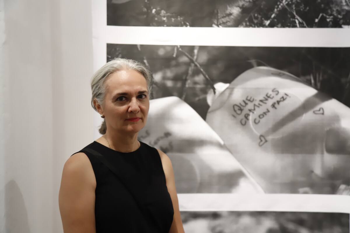 Alejandra Platt plasma paso de migrantes en exposición fotográfica