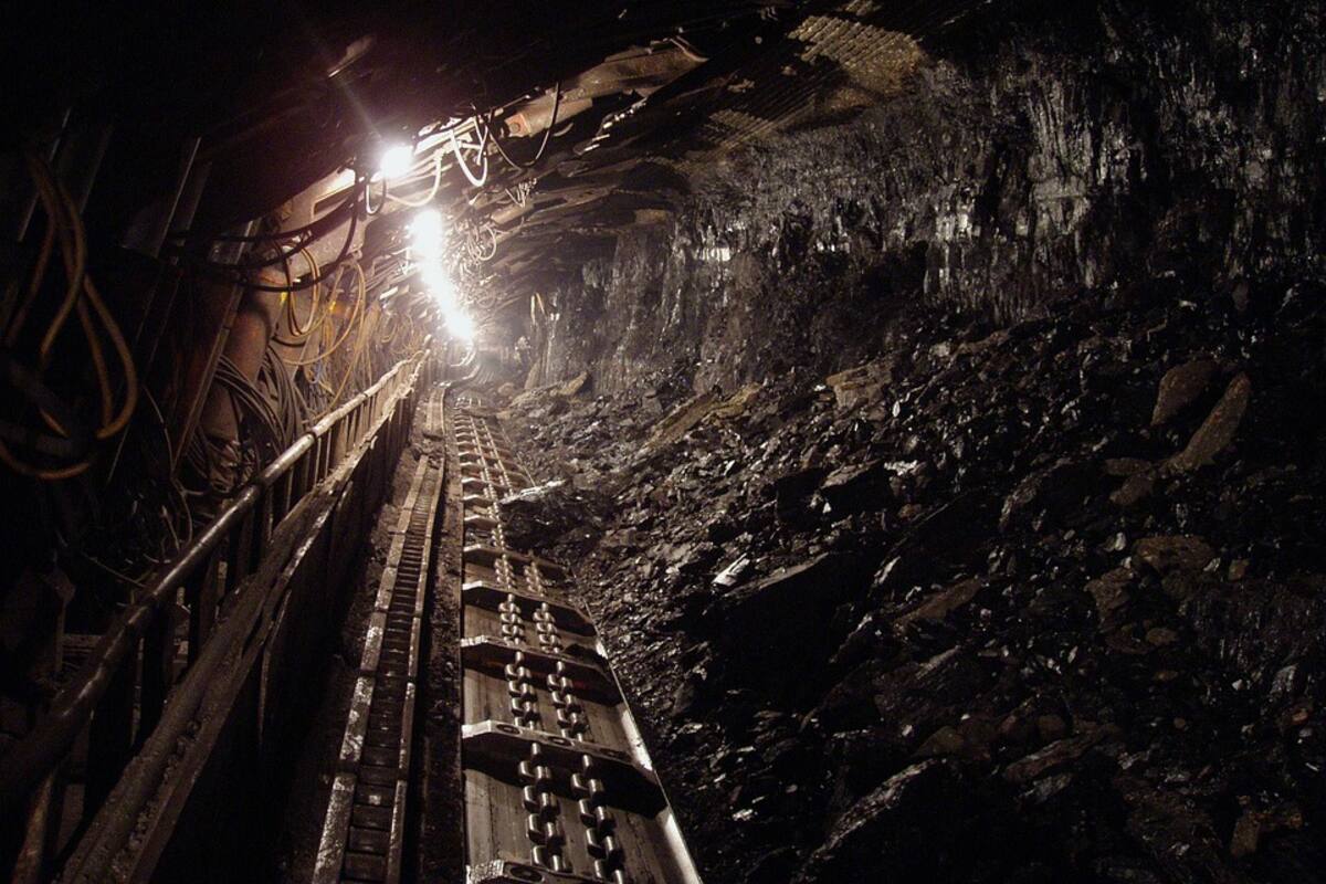 Suspenden trabajos en la mina de oro más profunda del mundo tras confirmas 164 casos de Covid-19