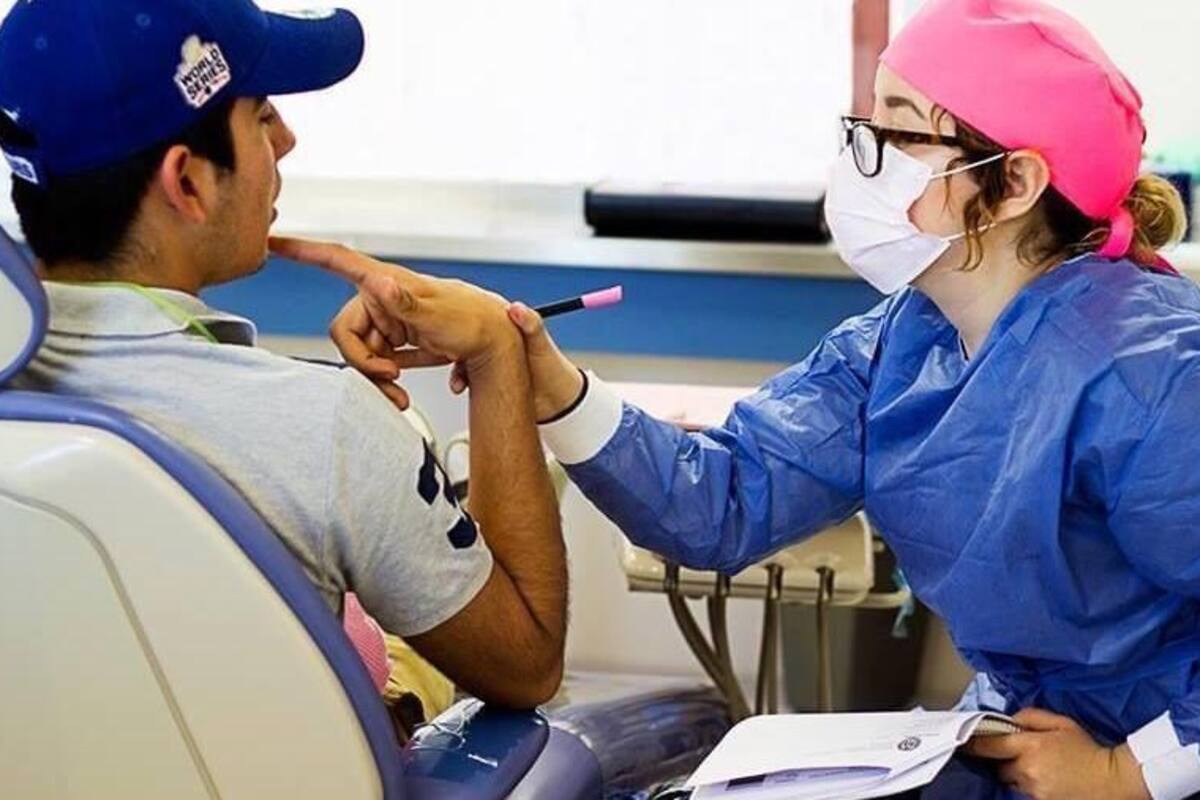 Estudiantes de Unison ofrecen servicios en la Clínica Dental