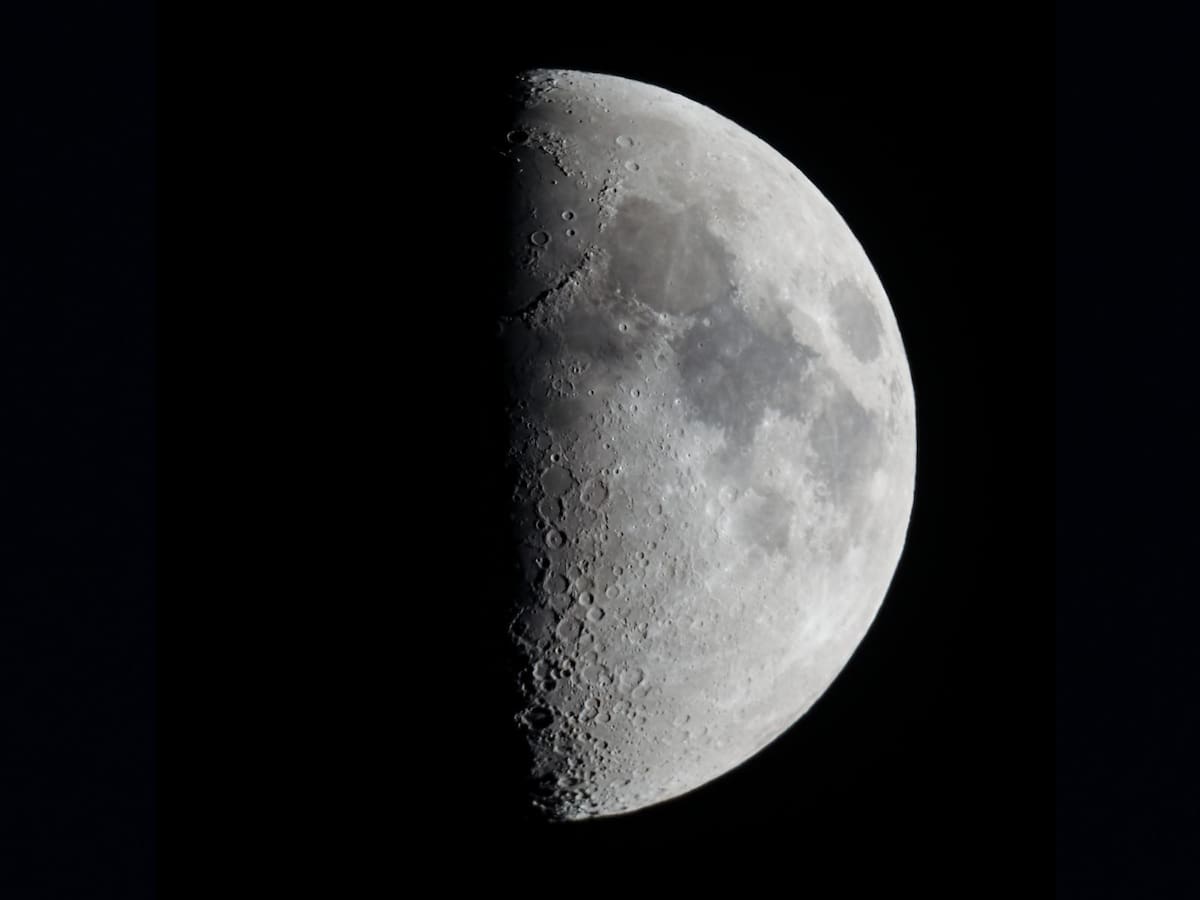 Fase lunar: Cuarto creciente. | Crédito: Canva