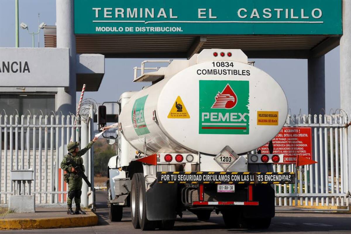 Pemex anuncia éxito en compra de sus bonos en mercados internacionales
