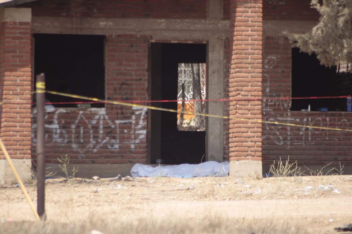 Ejecutan a tres hombres dentro de una obra negra en Tecate