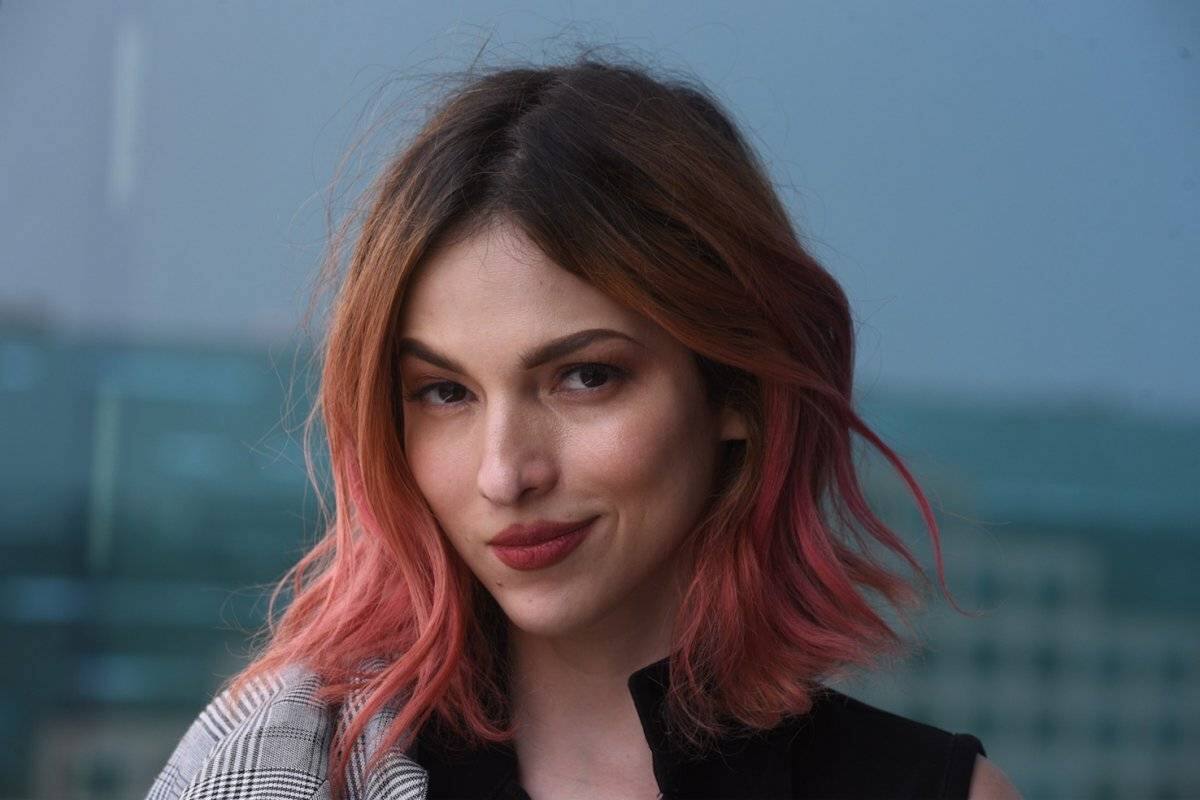 Paty Cantú vende su guardarropa para ayudar a la industria musical
