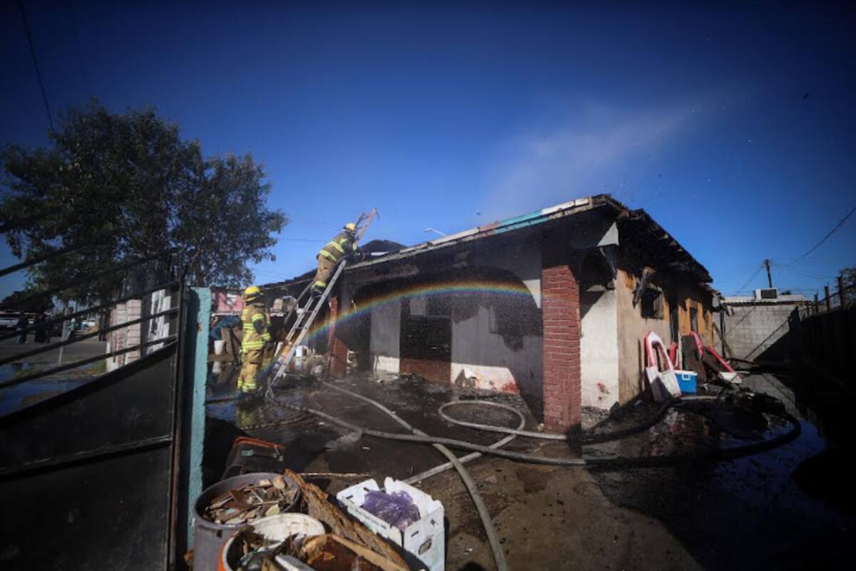 Incendio daña una casa en la colonia Libertad