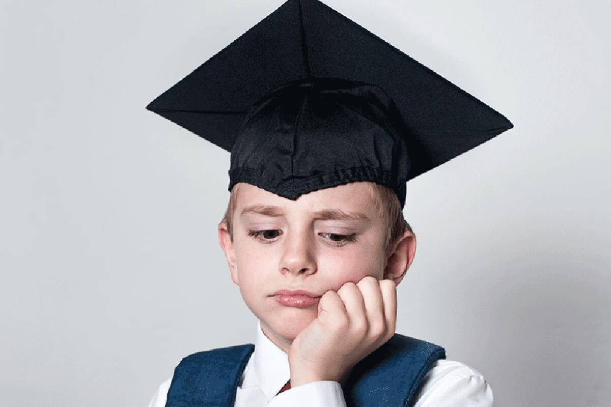 Reprobar alumnos afecta igual que aprobarlos sin aprendizaje, señala experto