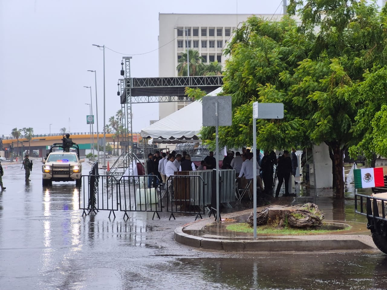 El desfile cívico militar que conmemora el 216 aniversario de la Independencia de México fue cancelado en Hermosillo por constantes precipitaciones. | Crédito: Gamaliel González