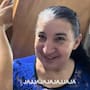 “Pueden cuestionar sus métodos, pero no sus resultados”: mujer sorprende al usar grasa para zapatos para ocultar sus canas