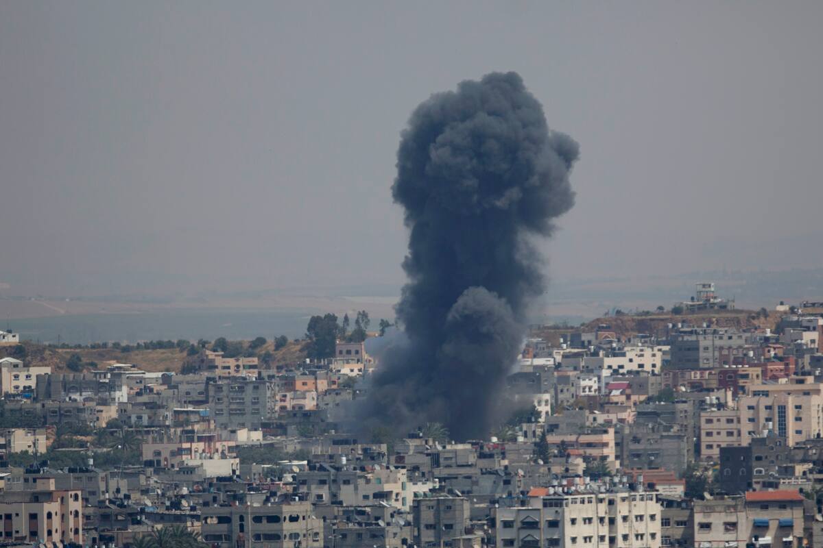 Mueren 9 palestinos y 3 israelís tras bombardeos de ejércitos