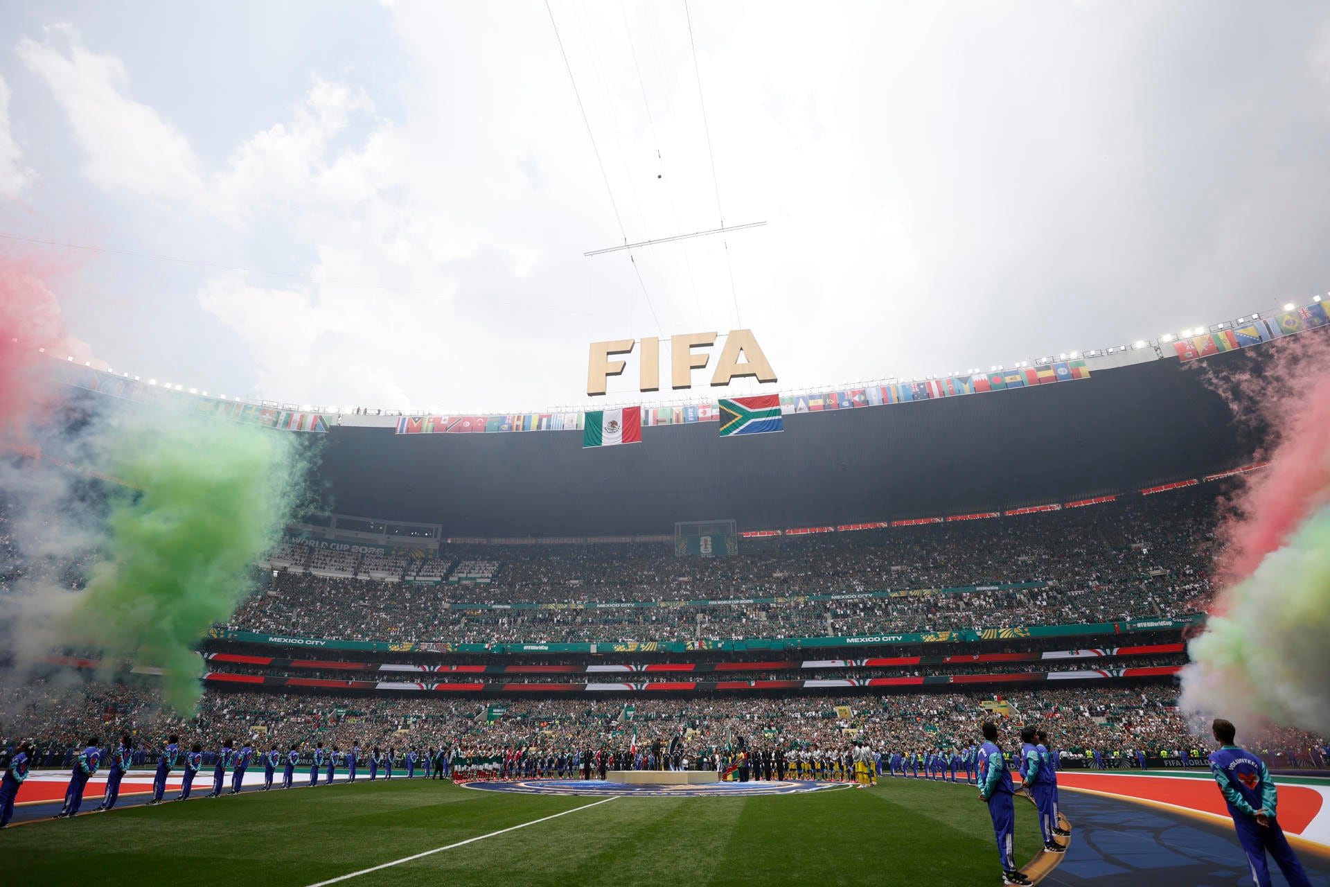 A diferencia de este Mundial 2026, en el del 86, la clase trabajadora sí podía tener fácil acceso a los partidos, debido a los cotos que manejaban. | Foto: EFE