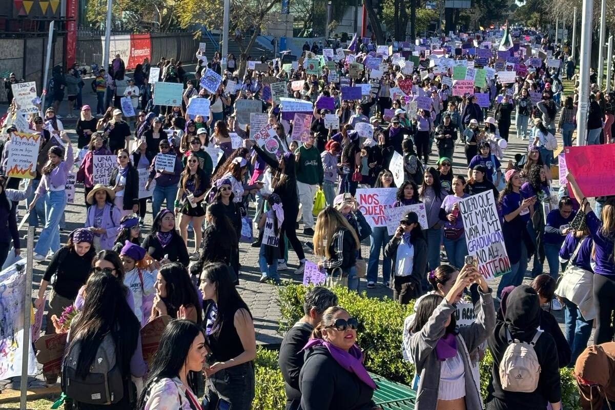 Marchan mujeres; defienden derechos
