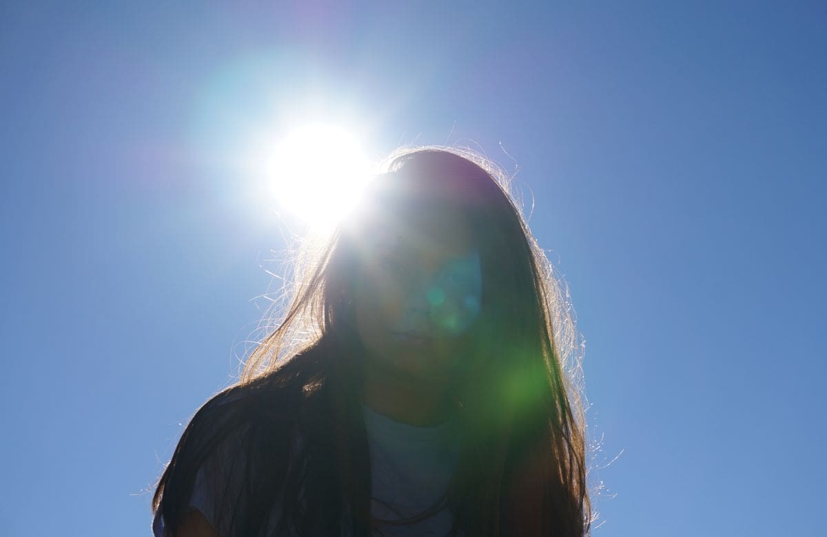 El sol también daña el cabello | Foto: Especial (canva)