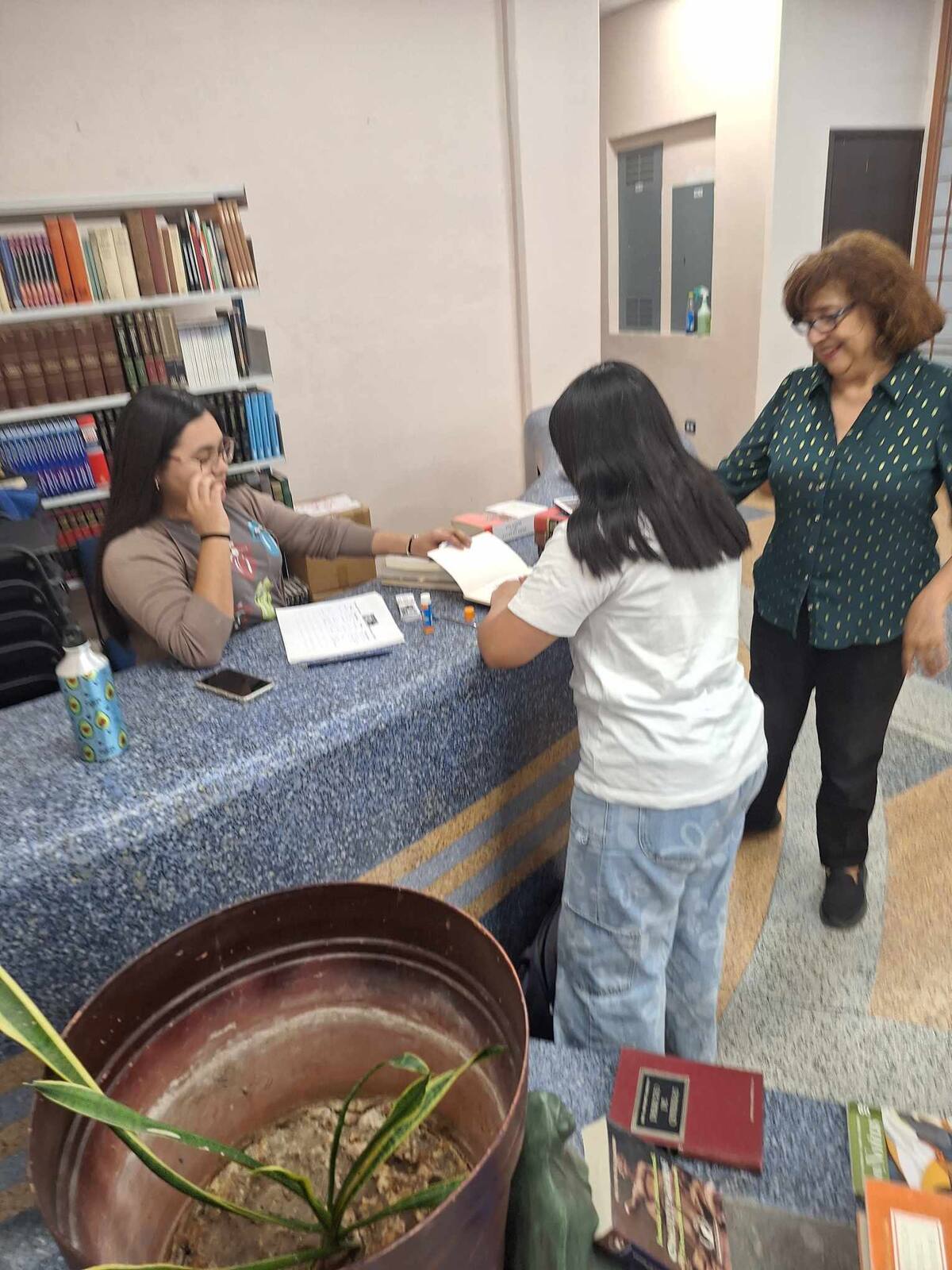 Intercambian obras clásicas y contemporáneas