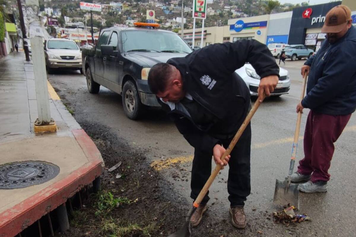 Atiende Gobierno a afectados por lluvias en BC