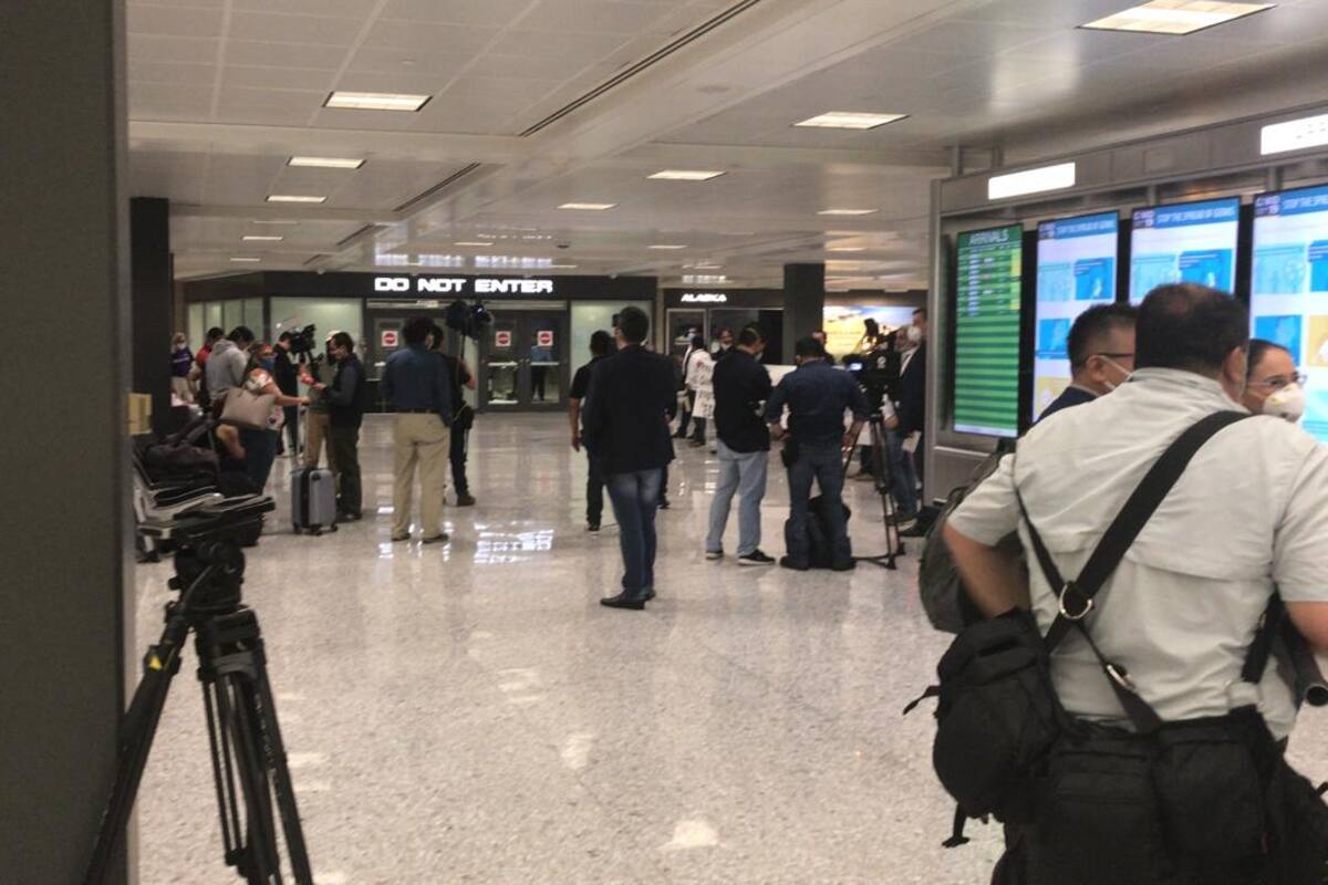 Se retira AMLO por salida privada del aeropuerto de Washington