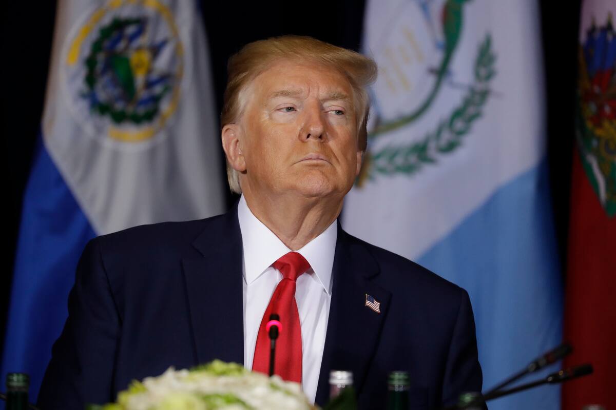 El presidente Donald Trump asiste a una reunión multilateral sobre Venezuela en Nueva York al margen de la Asamblea General de la ONU, miércoles 25 de septiembre de 2019. (AP Foto/Evan Vucci)