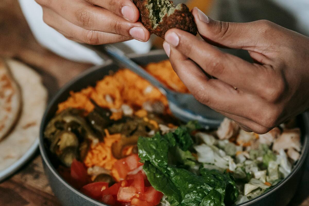 El restaurante japonés donde se come el sushi con las manos: Tora de Madrid
