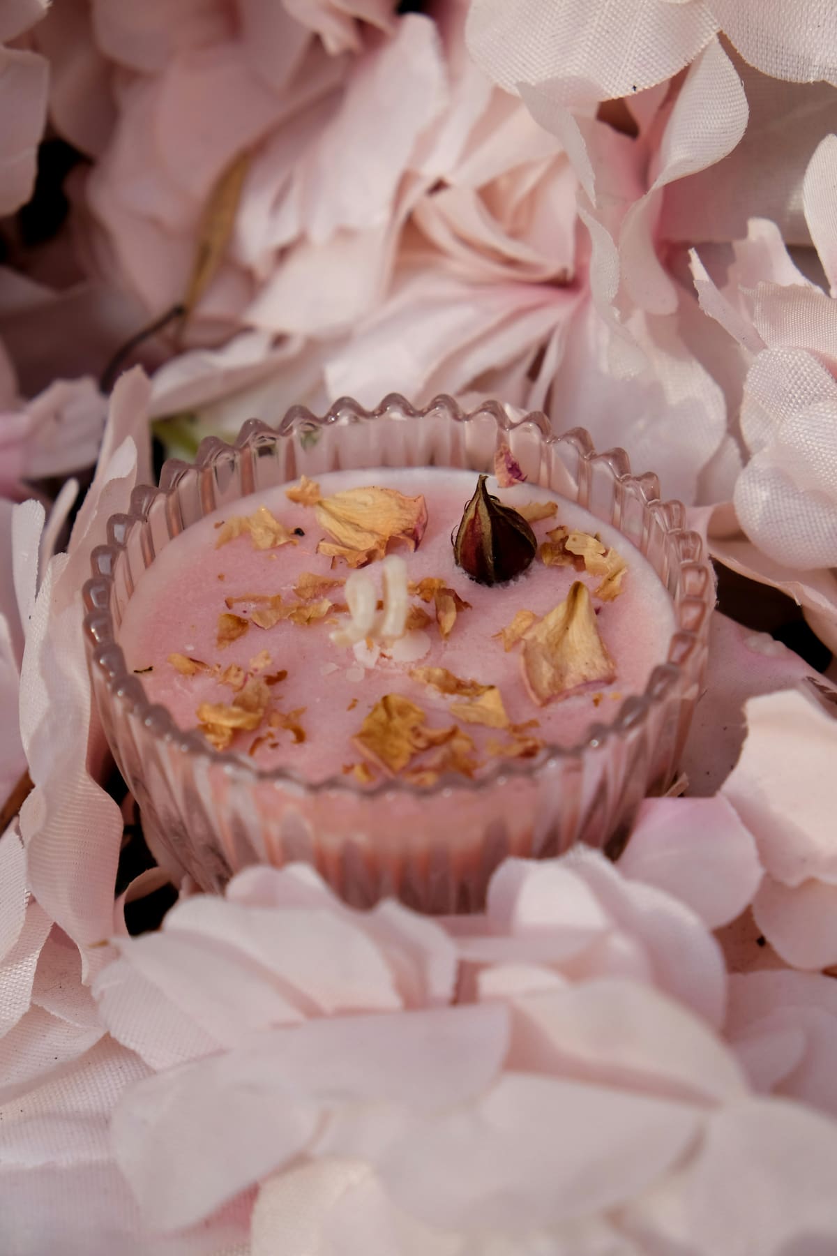 Febrero es considerado un mes para trabajar el corazón, por eso se recomienda la vela rosa.