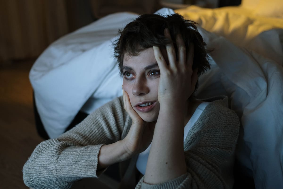 ¿Qué es la deuda de sueño y cómo afecta tu salud? Los riesgos invisibles de no dormir bien