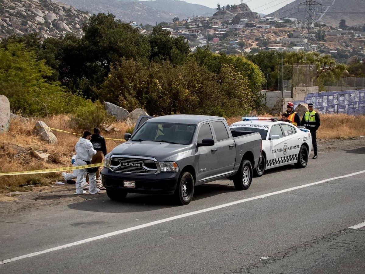 La víctima, un hombre de aproximadamente 30 años, no ha sido identificada; autoridades iniciaron las investigaciones. Foto: Border Zoom