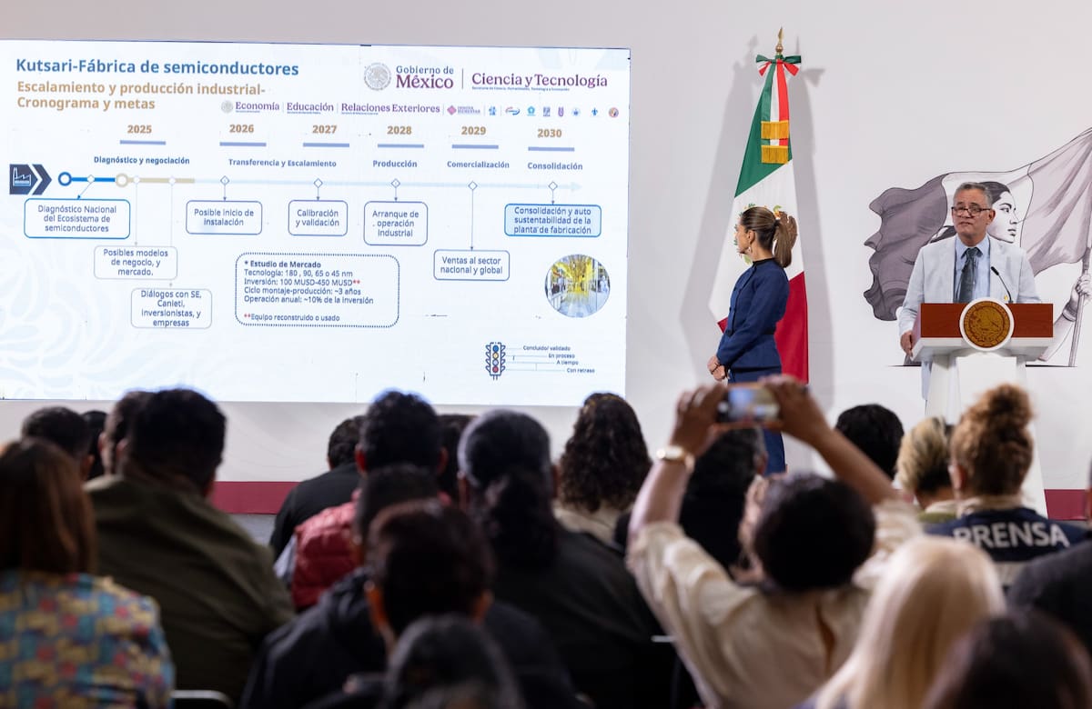 Durante la conferencia matutina en Palacio Nacional se informó del arranque del convenio con el gobierno del estado para la instalación de la unidad en la Unison, campus Hermosillo. Foto: Especial (Presidencia)