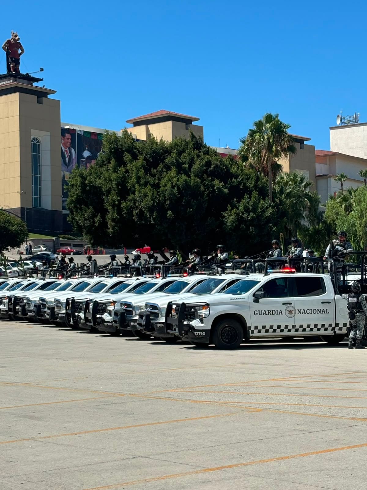 Elementos de la Guardia Nacional permanecieron con varias unidades en las inmediaciones del Estadio Caliente, como parte de los recorridos de vigilancia realizados en la zona. Foto: Lorena Salinas