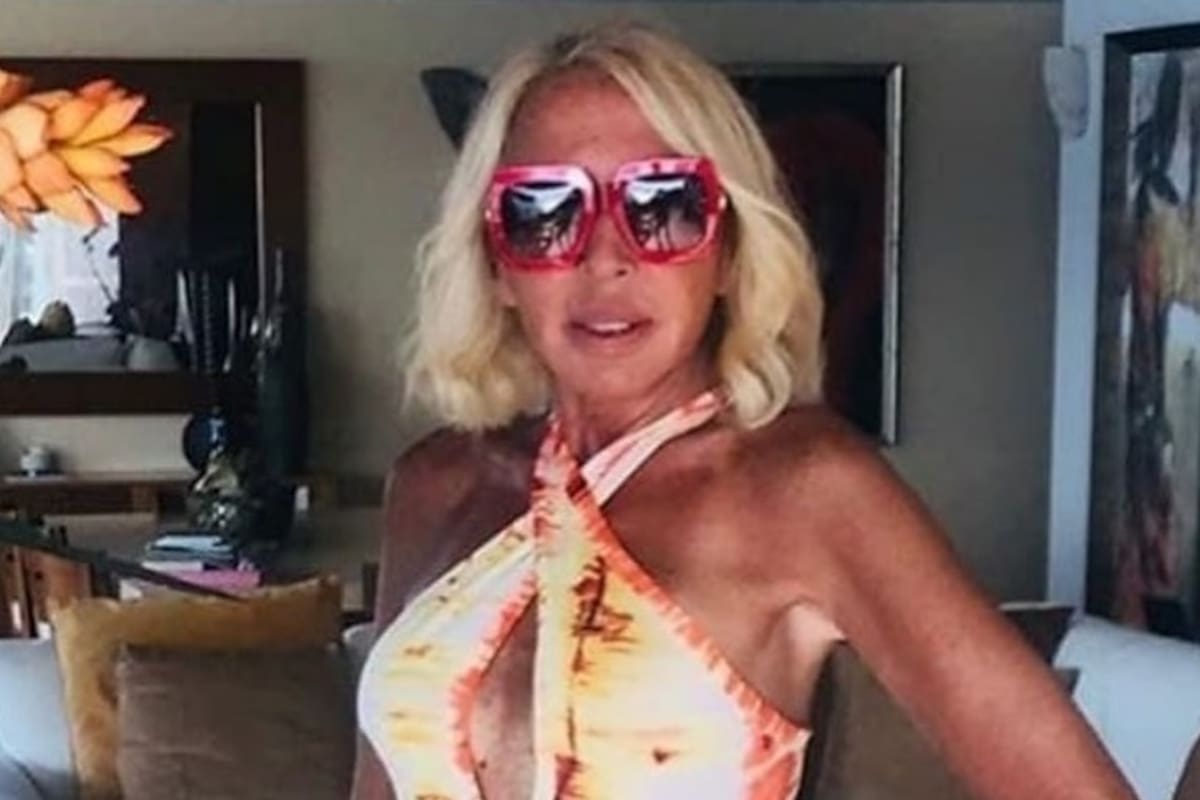 Laura Bozzo fue captada comiendo tacos en Acapulco
