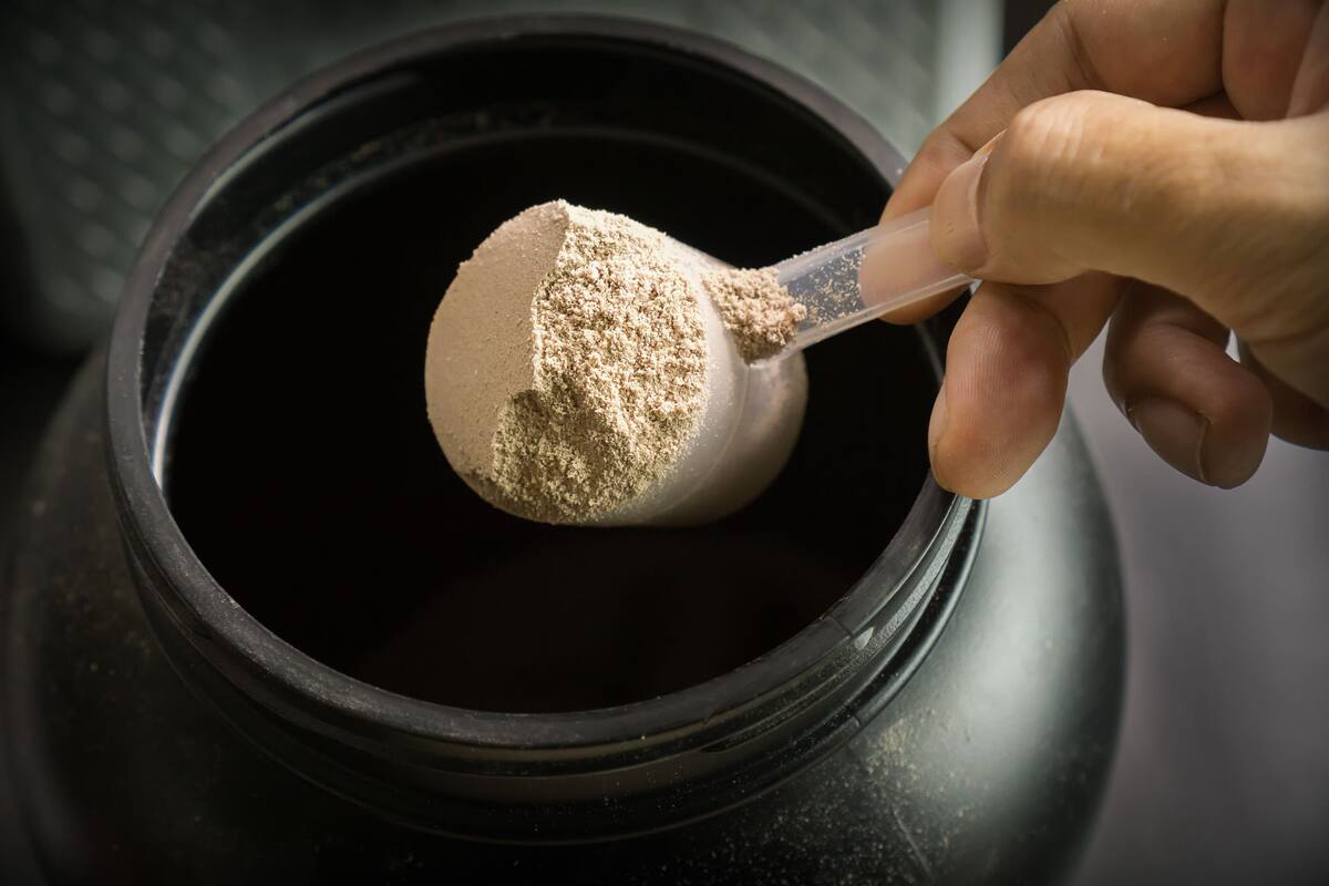 ¿Es realmente bueno consumir proteína en polvo? Un dietista responde