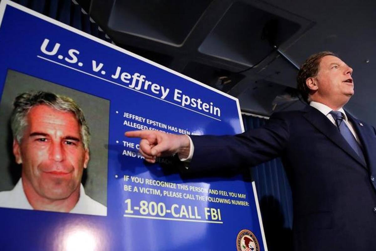 Víctima de Epstein asegura que la traficó con el príncipe Andrés de Inglaterra