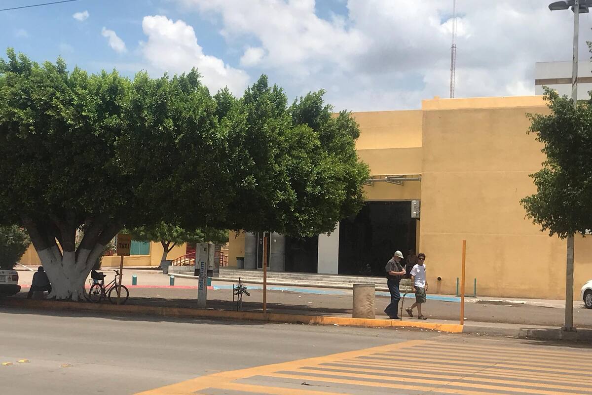 Muere hombre por posible desnutrición fuera del HGCO