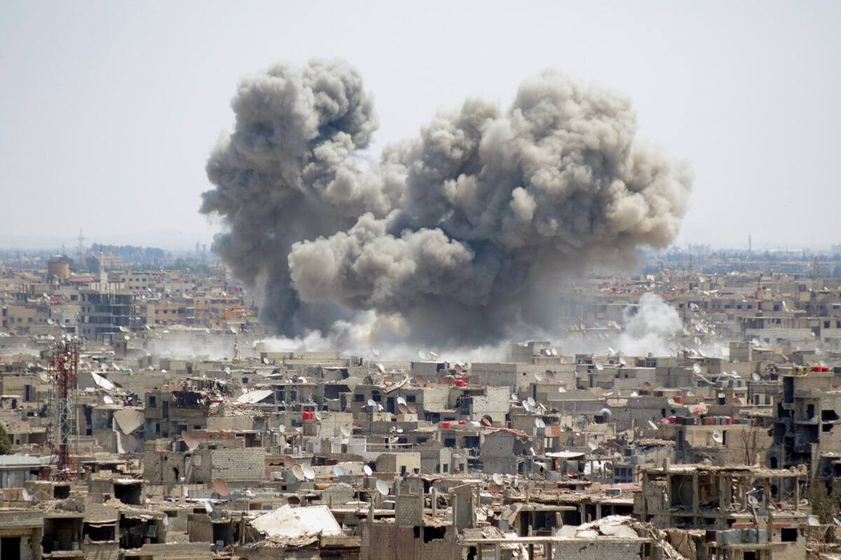 Irán promete responder con “dureza” a Israel por bombardear su consulado en Siria