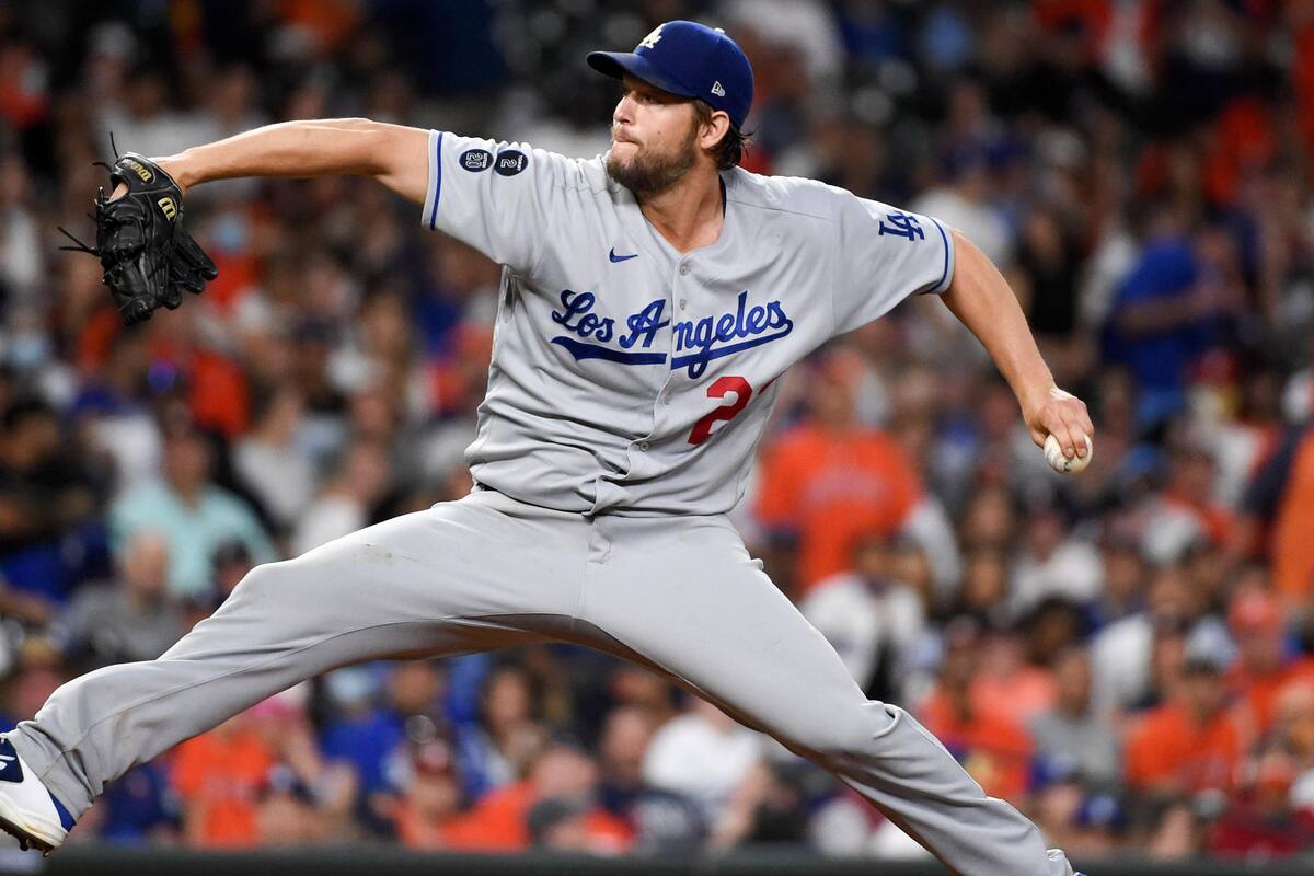 Dodgers derrotan a Astros que reciben abucheos en su estadio