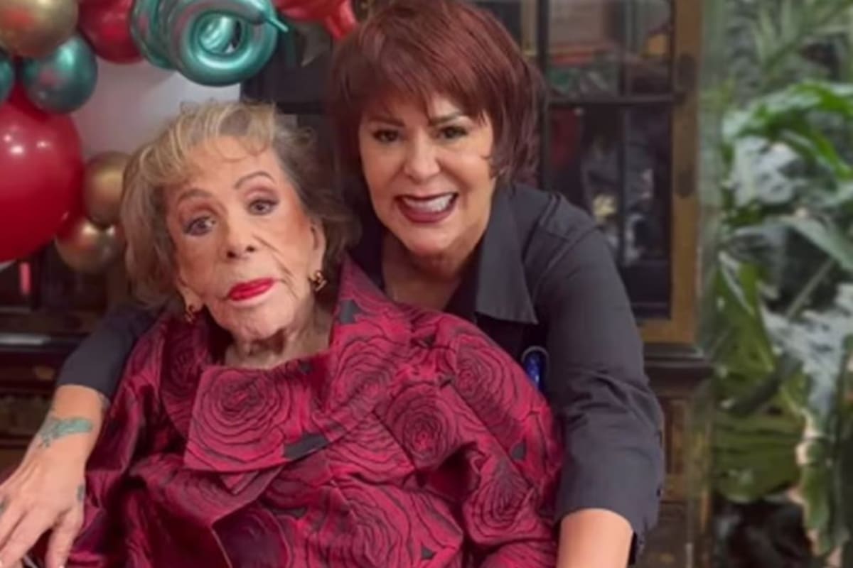 Silvia Pinal celebra sus 94 años rodeada de su familia