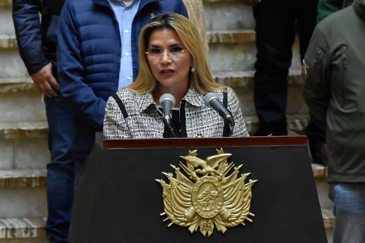 Presidenta interina de Bolivia, Jeanine Áñez, da positivo a Covid-19