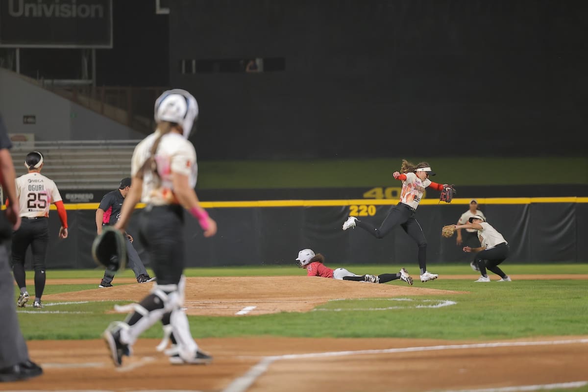 Caen Naranjeras en su debut en Hermosillo