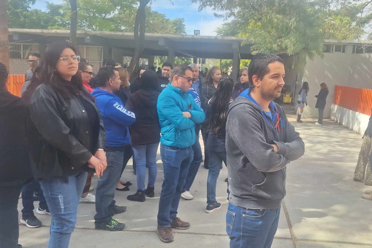 Maestros hacen paro de labores en Cobach Reforma; denuncian maltrato y abuso de poder de la directora