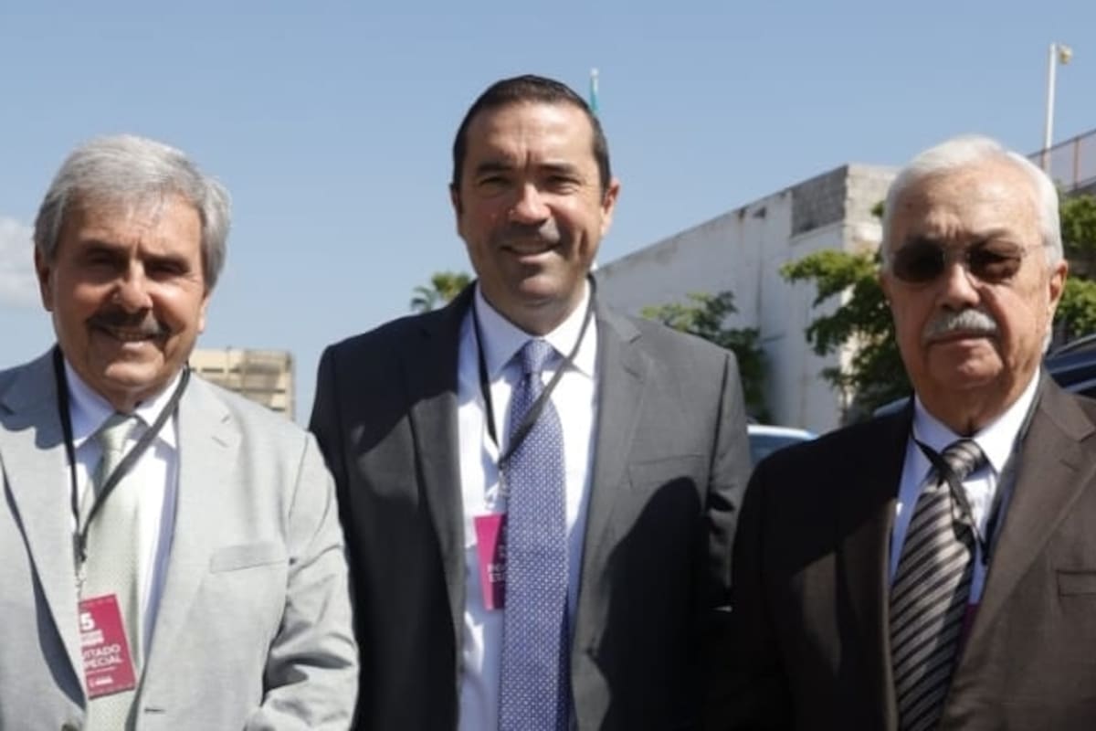Acuden sonorenses al informe del gobernador