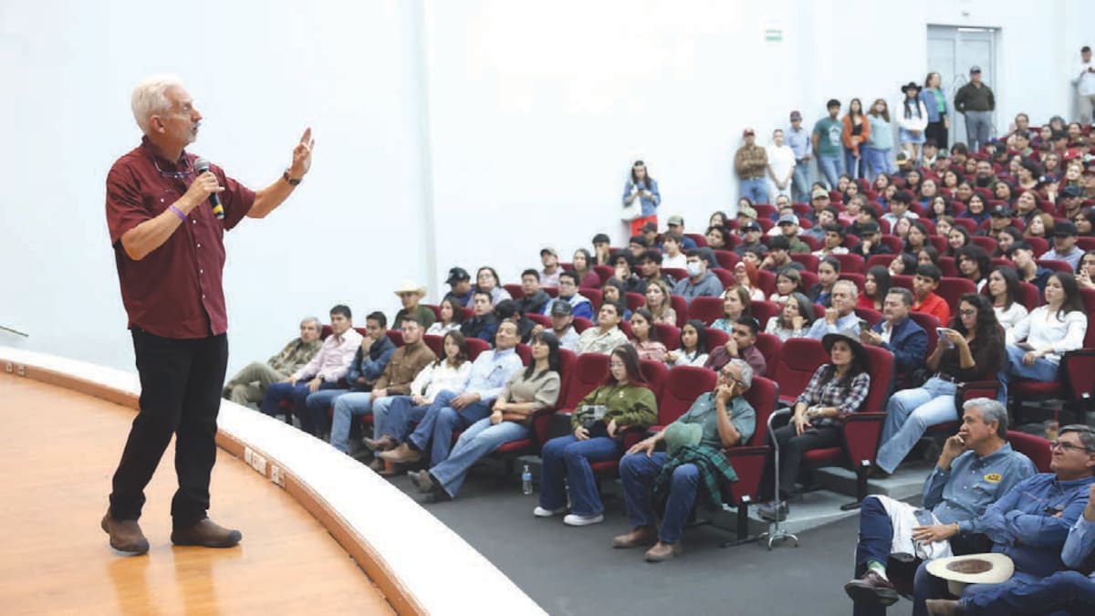 Habla Archuleta de estrategias para enfrentar la sequía mediante la regeneración del suelo