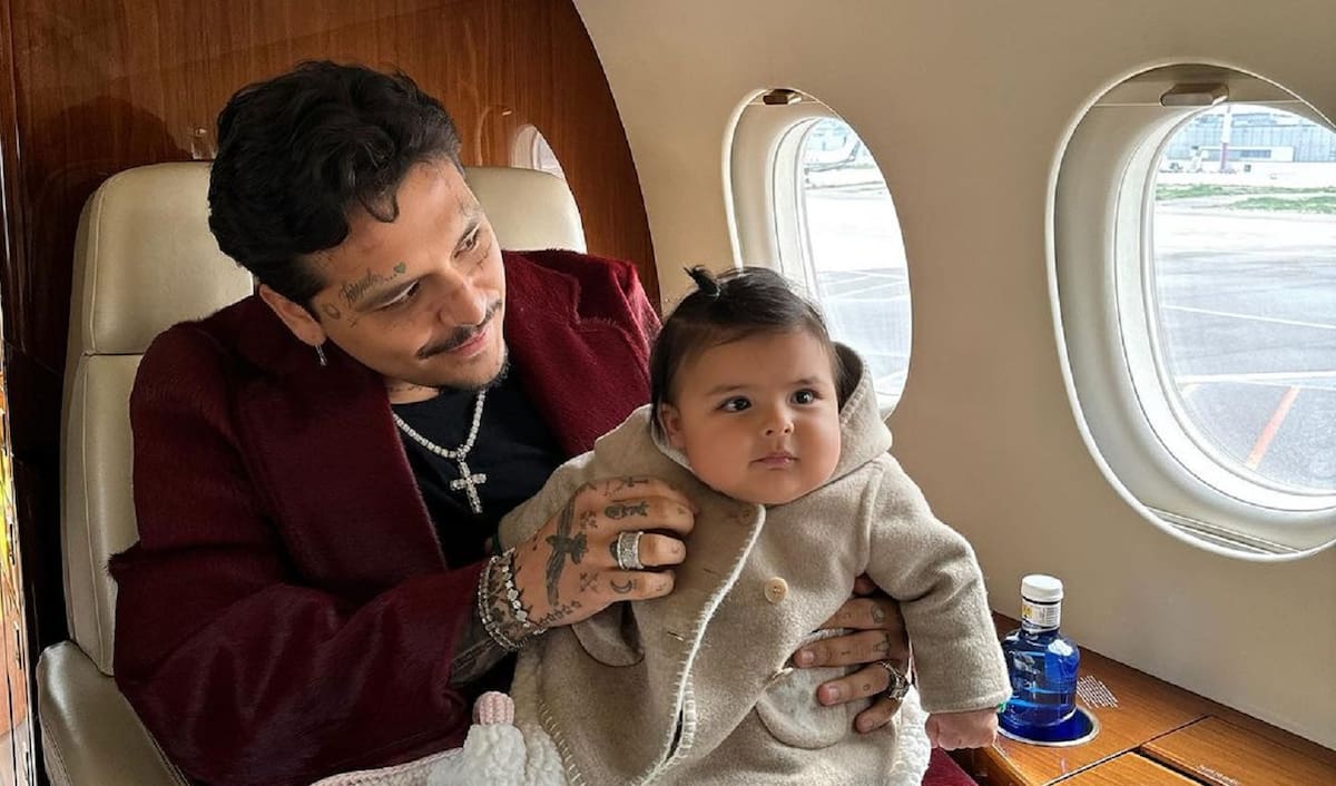 Nodal y su hija Inti